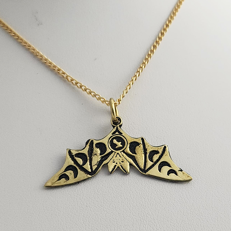 Etched Bat Pendant and 18 Inch Chain - Image 4